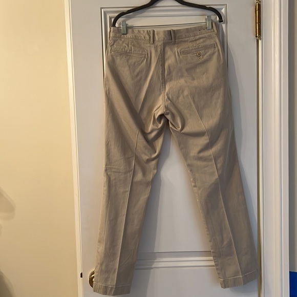 Men’s J Crew straight fit chino pant - Picture 3 of 9